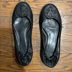 Tory Burch black leather flats Sz 10